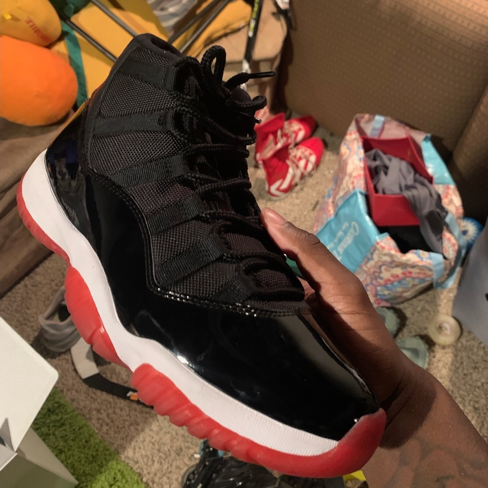 Jordan 11 Retro Playoffs Bred (2019)